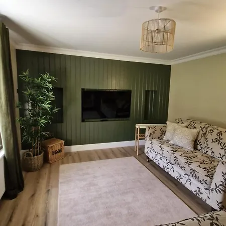 Flat-roof 2 Bedroom House