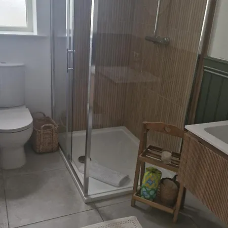 Flat-roof 2 Bedroom House Apartamento